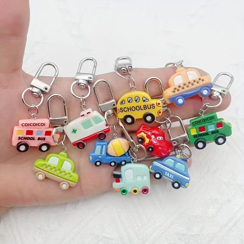 Car Accessories - 10 adet reçine karikatür araba anahtarlığı,